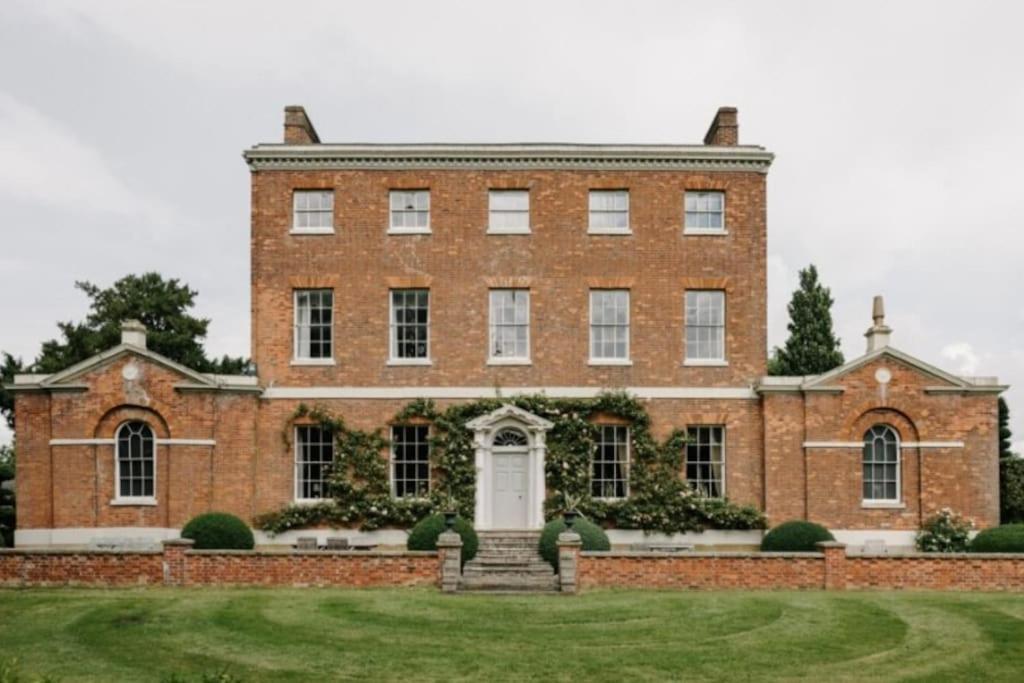 Cressy Hall - Historic Grade II Listed Manor, Gorgeous Topiary Garden Gosberton Exterior photo
