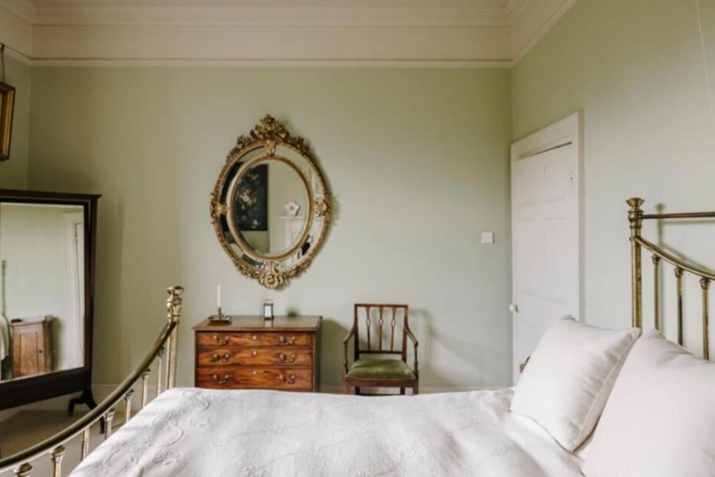 Cressy Hall - Historic Grade II Listed Manor, Gorgeous Topiary Garden Gosberton Exterior photo