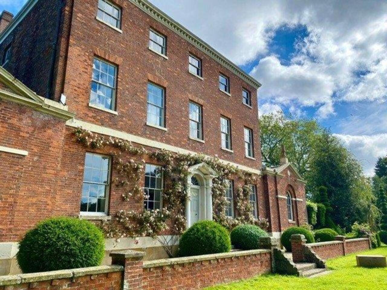Cressy Hall - Historic Grade II Listed Manor, Gorgeous Topiary Garden Gosberton Exterior photo