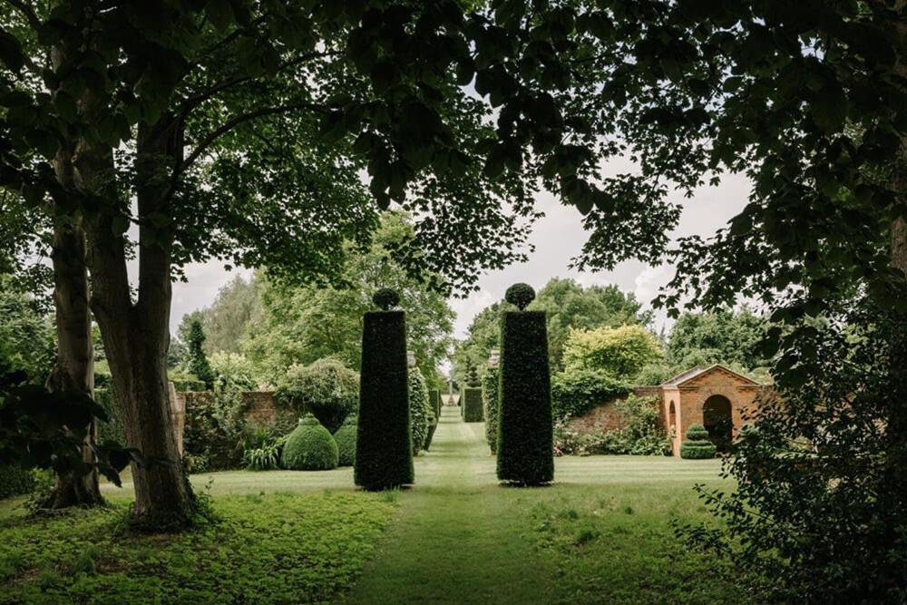 Cressy Hall - Historic Grade II Listed Manor, Gorgeous Topiary Garden Gosberton Exterior photo